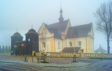 Zabytki gminy Brody - barokowy kościół w Krynkach wraz z cmentarzem 7