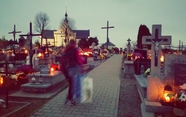 Zabytki - cmentarz parafialny w Krynkach 45