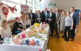 Jarmark smak&oacute;w, rękodzieła i pasji Dużym zainteresowaniem mieszkańc&oacute;w cieszył się Jarmark K&oacute;ł Gospodyń Wiejskich i Lokalnych Producent&oacute;w, kt&oacute;ry odbył się w minioną niedzielę. W hali sportowej Zespołu  20