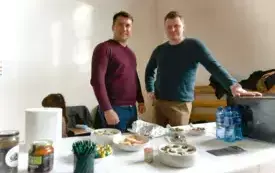 Jarmark smak&oacute;w, rękodzieła i pasji Dużym zainteresowaniem mieszkańc&oacute;w cieszył się Jarmark K&oacute;ł Gospodyń Wiejskich i Lokalnych Producent&oacute;w, kt&oacute;ry odbył się w minioną niedzielę. W hali sportowej Zespołu  59