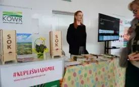 Jarmark smak&oacute;w, rękodzieła i pasji Dużym zainteresowaniem mieszkańc&oacute;w cieszył się Jarmark K&oacute;ł Gospodyń Wiejskich i Lokalnych Producent&oacute;w, kt&oacute;ry odbył się w minioną niedzielę. W hali sportowej Zespołu  73