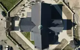 Palmowa tradycja ma się dobrze! W Niedzielę Palmową kości&oacute;ł w Krynkach rozświetlił się kolorami aż 14 wysokich palm, kt&oacute;re przynieśli przedstawiciele naszych sołectw.  15