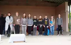 Młodzieżowa gra terenowa &quot;Odkrywamy tajemnice gminy Brody&quot; w 2025 r. Rywalizacja i dobra zabawa młodzieży z gminy Brody (świętokrzyskie). Uczestnicy musieli wykazać się wiedzą o gminie Brody ale także 29
