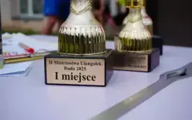 Kim są Ulęgołki? Kim są Ulęgołki? Na to pytanie odpowiadał radny Szymon Zawłocki na pikniku wiejskim w Rudzie. - Ulęgołkami nazywano mieszkańc&oacute;w Rudy bo na tej wsi, na każdej chyba miedzy, rosła grusz 15