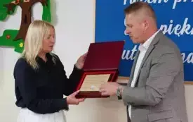 Rodzinna szkoła ma 25 lat! W dniu zakończenia roku szkolnego, odbył się jubileusz Publicznej Szkoły Podstawowej w Rudniku.  Uczniowie śpiewali piosenki a w formie poetyckiej składali podstaw&oacute;wce życze 6
