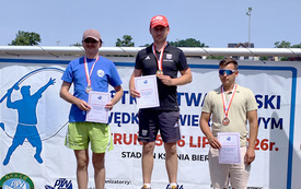 Mistrzowskie rzuty naszych zawodnik&oacute;w Reprezentanci Wędkarskiego Klubu Sportowego &bdquo;Kiełb&rdquo; z Brod&oacute;w zdobyli dwa złote medale i jeden brązowy na 73 Indywidualnych Mistrzostwach Polski w Wędkarstwie Rzut 1