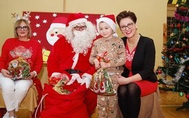 Mikołaj wśr&oacute;d najmłodszych (przredszkola, oddziały przedszkolne, punkty dziennej opieki) 8