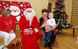 Mikołaj wśr&oacute;d najmłodszych (przredszkola, oddziały przedszkolne, punkty dziennej opieki) 13