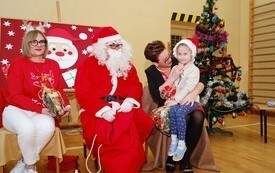 Mikołaj wśr&oacute;d najmłodszych (przredszkola, oddziały przedszkolne, punkty dziennej opieki) 18