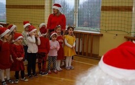 Mikołaj wśr&oacute;d najmłodszych (przredszkola, oddziały przedszkolne, punkty dziennej opieki) 29