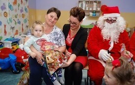 Mikołaj wśr&oacute;d najmłodszych (przredszkola, oddziały przedszkolne, punkty dziennej opieki) 39