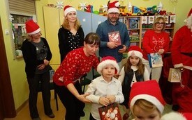 Mikołaj wśr&oacute;d najmłodszych (przredszkola, oddziały przedszkolne, punkty dziennej opieki) 48