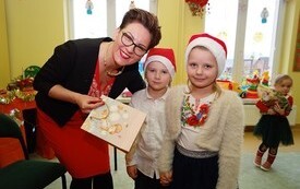 Mikołaj wśr&oacute;d najmłodszych (przredszkola, oddziały przedszkolne, punkty dziennej opieki) 49