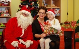 Mikołaj wśr&oacute;d najmłodszych (przredszkola, oddziały przedszkolne, punkty dziennej opieki) 50