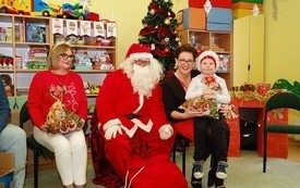 Mikołaj wśr&oacute;d najmłodszych (przredszkola, oddziały przedszkolne, punkty dziennej opieki) 58