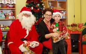 Mikołaj wśr&oacute;d najmłodszych (przredszkola, oddziały przedszkolne, punkty dziennej opieki) 66