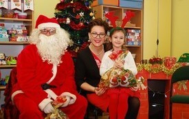 Mikołaj wśr&oacute;d najmłodszych (przredszkola, oddziały przedszkolne, punkty dziennej opieki) 74