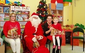 Mikołaj wśr&oacute;d najmłodszych (przredszkola, oddziały przedszkolne, punkty dziennej opieki) 75