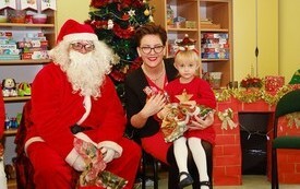 Mikołaj wśr&oacute;d najmłodszych (przredszkola, oddziały przedszkolne, punkty dziennej opieki) 81