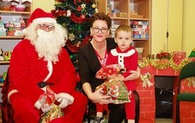 Mikołaj wśr&oacute;d najmłodszych (przredszkola, oddziały przedszkolne, punkty dziennej opieki) 82