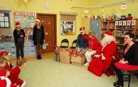 Mikołaj wśr&oacute;d najmłodszych (przredszkola, oddziały przedszkolne, punkty dziennej opieki) 91