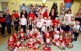 Mikołaj wśr&oacute;d najmłodszych (przredszkola, oddziały przedszkolne, punkty dziennej opieki) 93