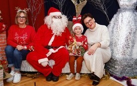 Mikołaj wśr&oacute;d najmłodszych (przredszkola, oddziały przedszkolne, punkty dziennej opieki) 97