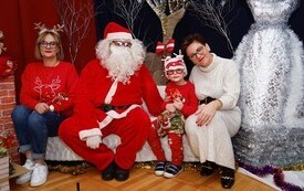 Mikołaj wśr&oacute;d najmłodszych (przredszkola, oddziały przedszkolne, punkty dziennej opieki) 98