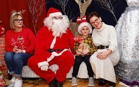 Mikołaj wśr&oacute;d najmłodszych (przredszkola, oddziały przedszkolne, punkty dziennej opieki) 100