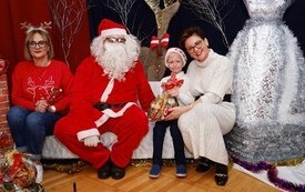 Mikołaj wśr&oacute;d najmłodszych (przredszkola, oddziały przedszkolne, punkty dziennej opieki) 103