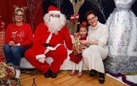 Mikołaj wśr&oacute;d najmłodszych (przredszkola, oddziały przedszkolne, punkty dziennej opieki) 108