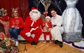 Mikołaj wśr&oacute;d najmłodszych (przredszkola, oddziały przedszkolne, punkty dziennej opieki) 109