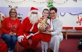 Mikołaj wśr&oacute;d najmłodszych (przredszkola, oddziały przedszkolne, punkty dziennej opieki) 134