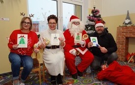 Mikołaj wśr&oacute;d najmłodszych (przredszkola, oddziały przedszkolne, punkty dziennej opieki) 145