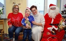 Mikołaj wśr&oacute;d najmłodszych (przredszkola, oddziały przedszkolne, punkty dziennej opieki) 156