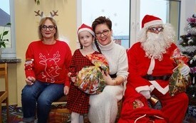 Mikołaj wśr&oacute;d najmłodszych (przredszkola, oddziały przedszkolne, punkty dziennej opieki) 157