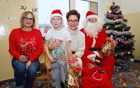 Mikołaj wśr&oacute;d najmłodszych (przredszkola, oddziały przedszkolne, punkty dziennej opieki) 162