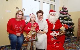 Mikołaj wśr&oacute;d najmłodszych (przredszkola, oddziały przedszkolne, punkty dziennej opieki) 166