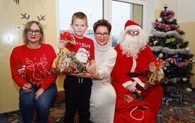 Mikołaj wśr&oacute;d najmłodszych (przredszkola, oddziały przedszkolne, punkty dziennej opieki) 168