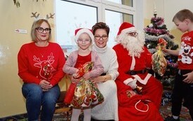 Mikołaj wśr&oacute;d najmłodszych (przredszkola, oddziały przedszkolne, punkty dziennej opieki) 169