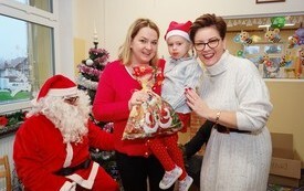 Mikołaj wśr&oacute;d najmłodszych (przredszkola, oddziały przedszkolne, punkty dziennej opieki) 173