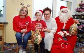 Mikołaj wśr&oacute;d najmłodszych (przredszkola, oddziały przedszkolne, punkty dziennej opieki) 177