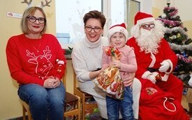 Mikołaj wśr&oacute;d najmłodszych (przredszkola, oddziały przedszkolne, punkty dziennej opieki) 182