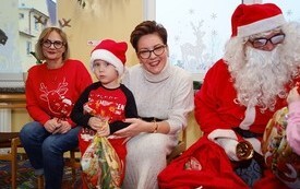 Mikołaj wśr&oacute;d najmłodszych (przredszkola, oddziały przedszkolne, punkty dziennej opieki) 184