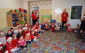 Mikołaj wśr&oacute;d najmłodszych (przredszkola, oddziały przedszkolne, punkty dziennej opieki) 197