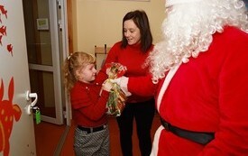 Mikołaj wśr&oacute;d najmłodszych (przredszkola, oddziały przedszkolne, punkty dziennej opieki) 204