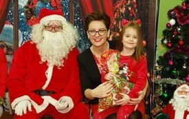 Mikołaj wśr&oacute;d najmłodszych (przredszkola, oddziały przedszkolne, punkty dziennej opieki) 208