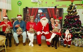 Mikołaj wśr&oacute;d najmłodszych (przredszkola, oddziały przedszkolne, punkty dziennej opieki) 209