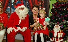 Mikołaj wśr&oacute;d najmłodszych (przredszkola, oddziały przedszkolne, punkty dziennej opieki) 227