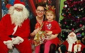 Mikołaj wśr&oacute;d najmłodszych (przredszkola, oddziały przedszkolne, punkty dziennej opieki) 229